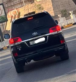 تۆیۆتا لاند کروزەر